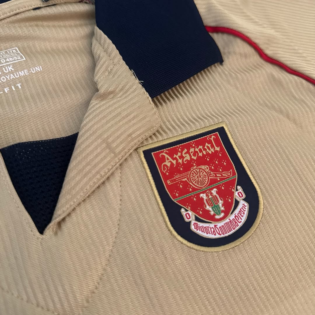 Arsenal - 00/01 Away