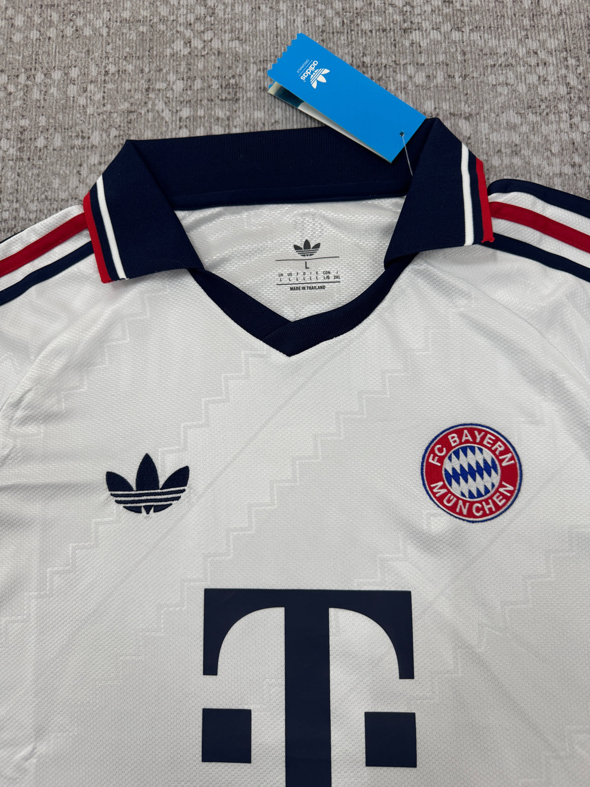 Bayern Munich - 26/27 Away