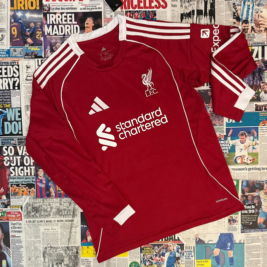 Liverpool FC - 25/26 Home - Isak
