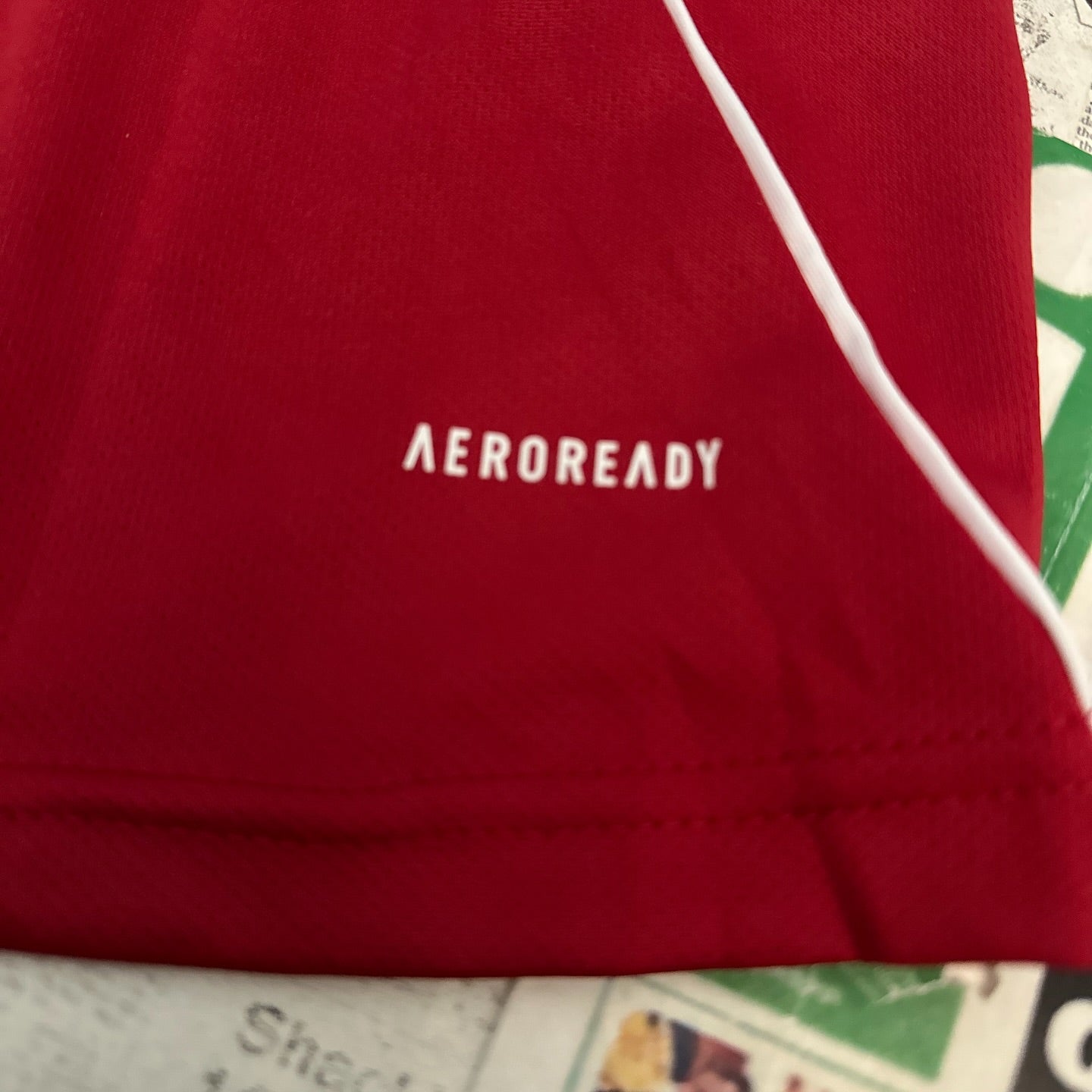 Liverpool FC - 25/26 Home - Isak