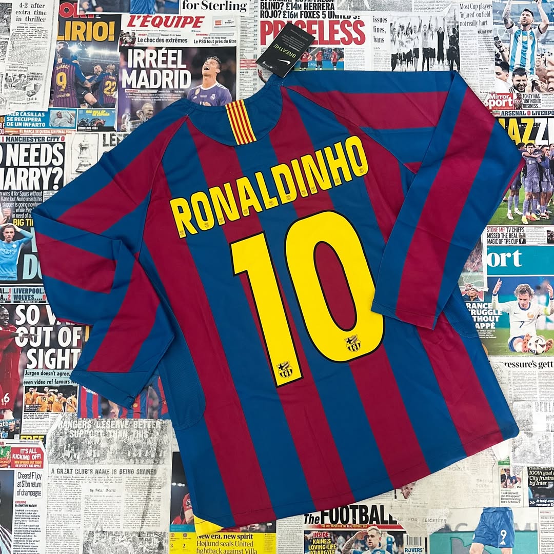 FC Barcelona - 05/06 Home - Ronaldinho