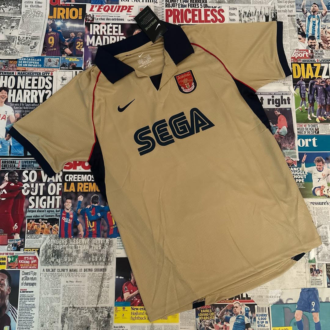 Arsenal - 00/01 Away