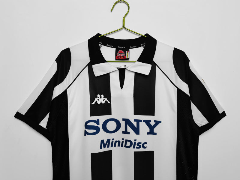 1997/98 Juve Home Stadium Vintage 8A #11