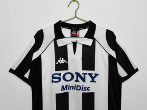 1997/98 Juve Home Stadium Vintage 8A #11