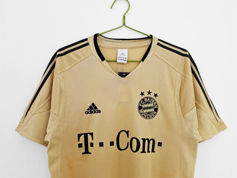 Qi code, 2004/05 Bayern Away Vintage 8A #10