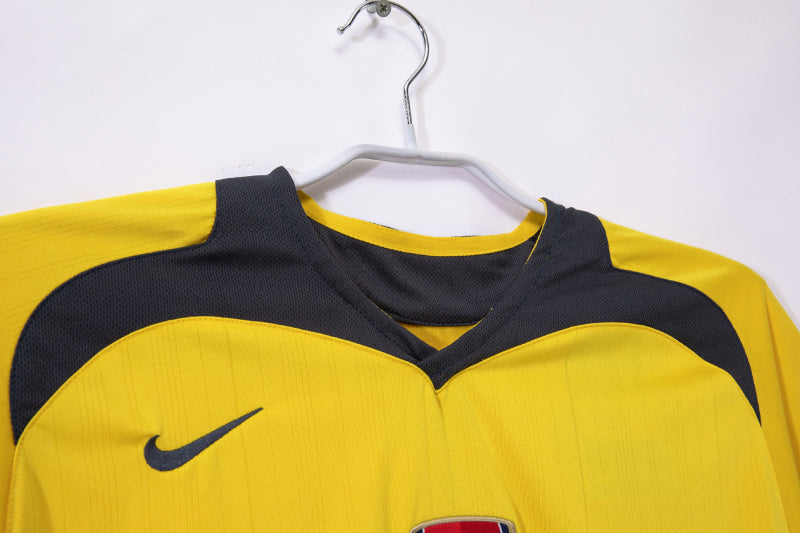 2005/06 Arsenal Away Retro 8A #7