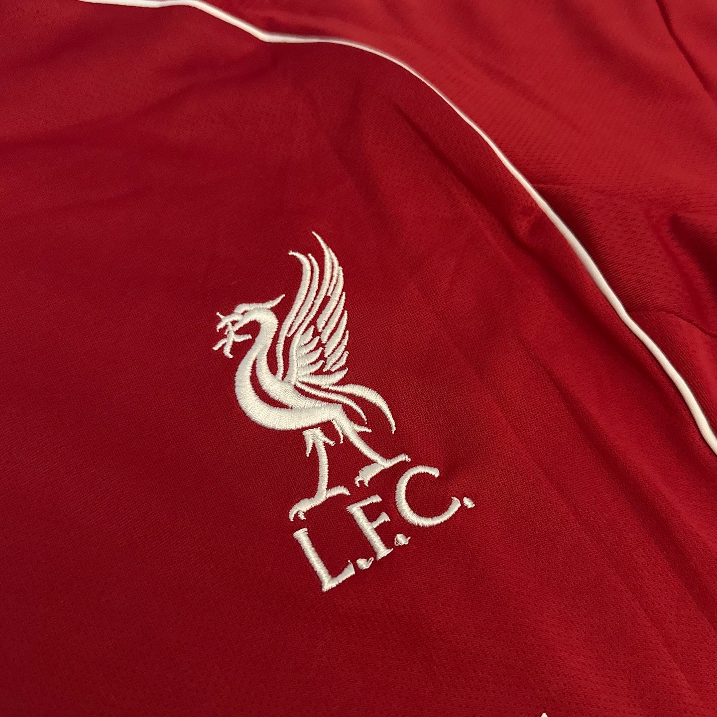 Liverpool FC - 25/26 Home - Isak